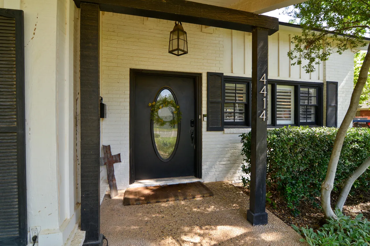 Photo 2 — 4414 10th Street, Lubbock, TX 79416