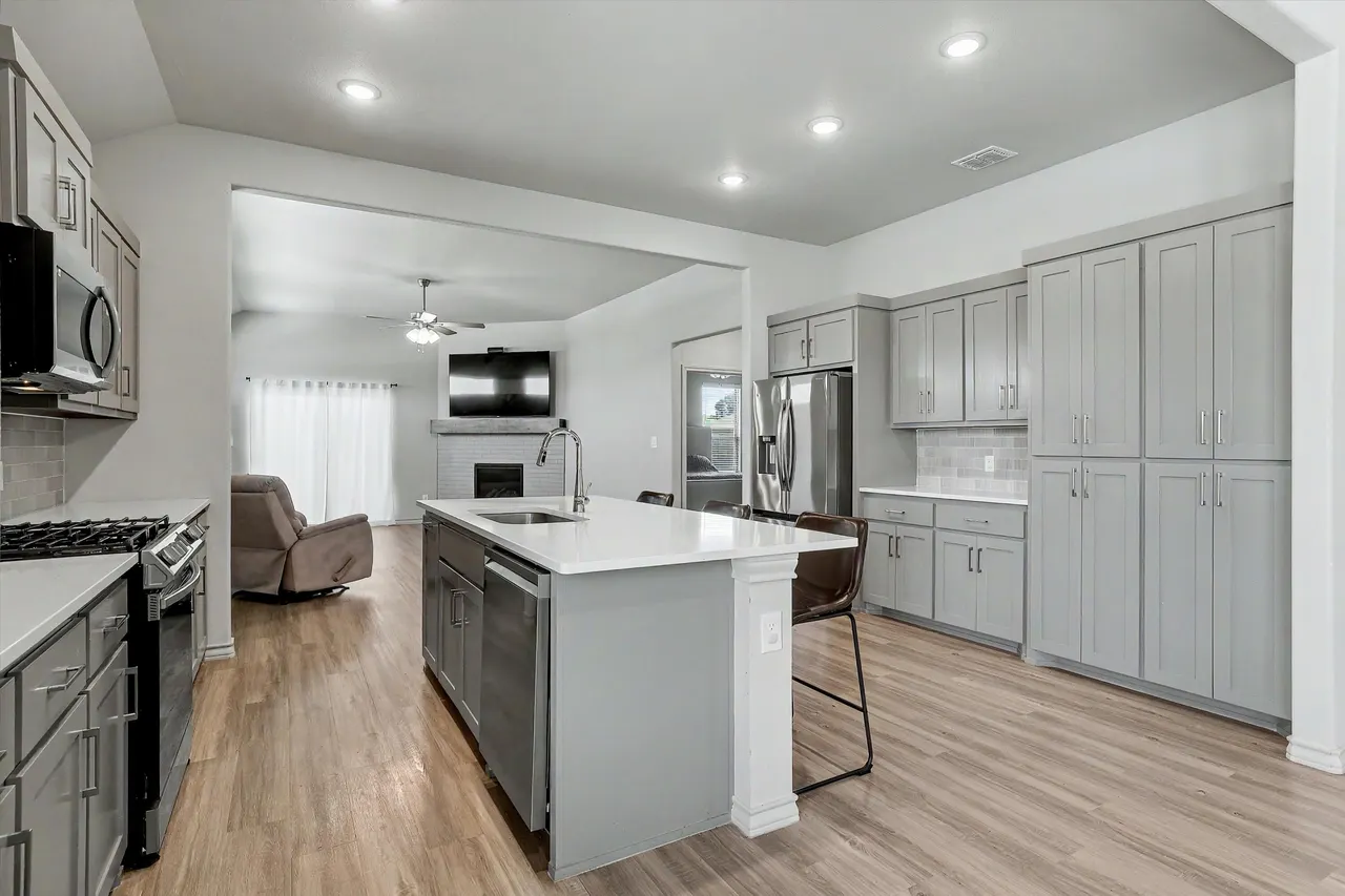 Photo 4 — 7001 25th Street, Lubbock, TX 79407