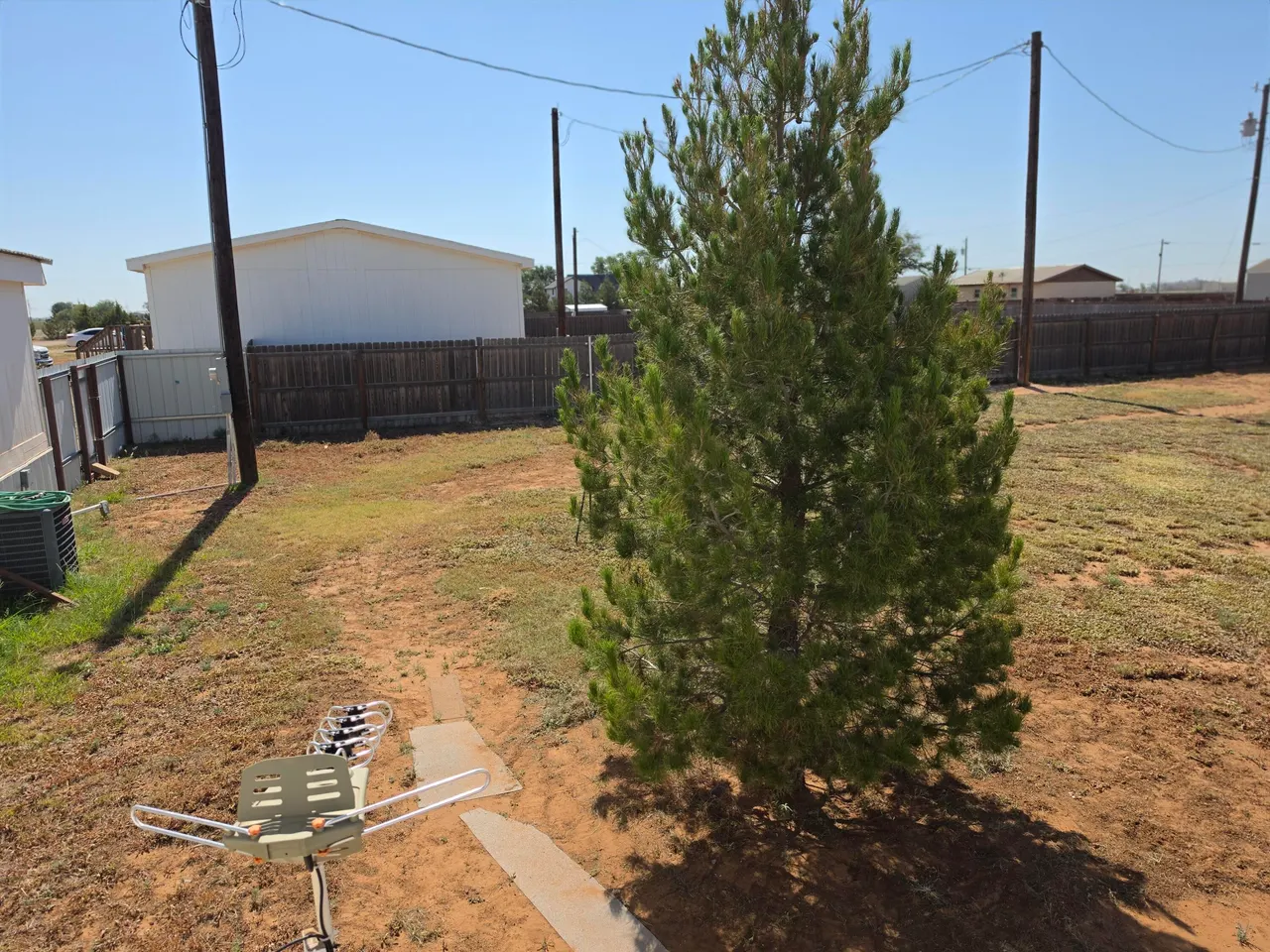 Photo 12 — 609 Rackler Street, Smyer, TX 79367