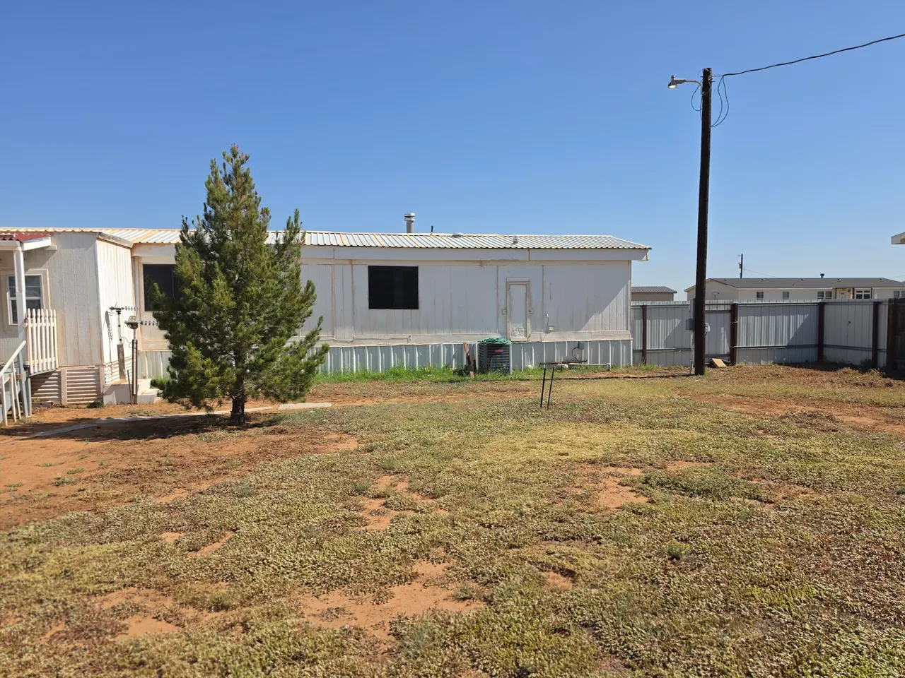 Photo 15 — 609 Rackler Street, Smyer, TX 79367