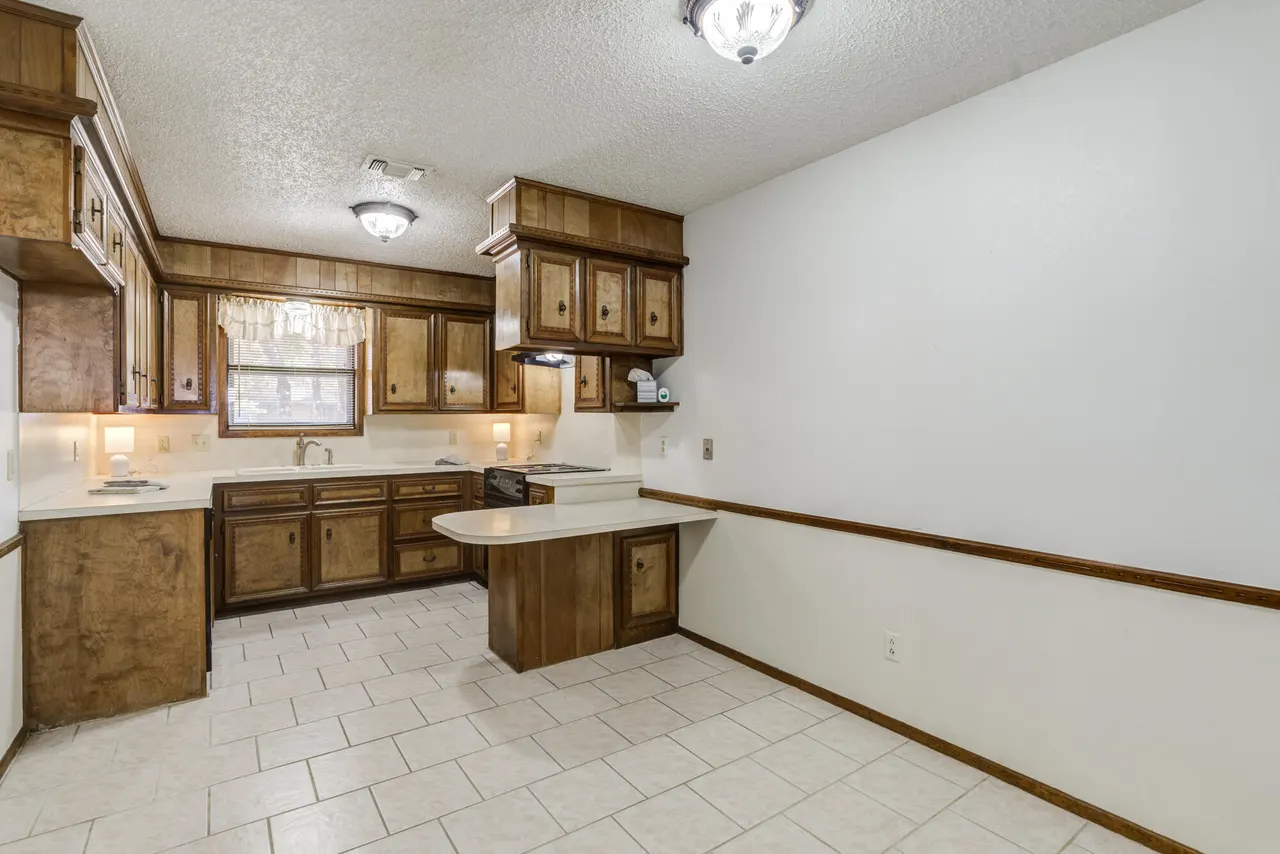 Photo 11 — 8601 Geneva Avenue, Lubbock, TX 79423