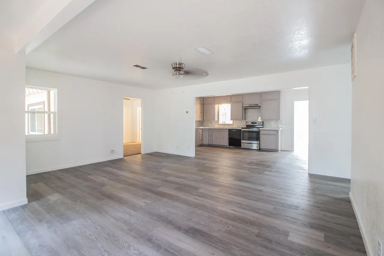 Photo 5 — 1320 Avenue L, Ralls, TX 79357