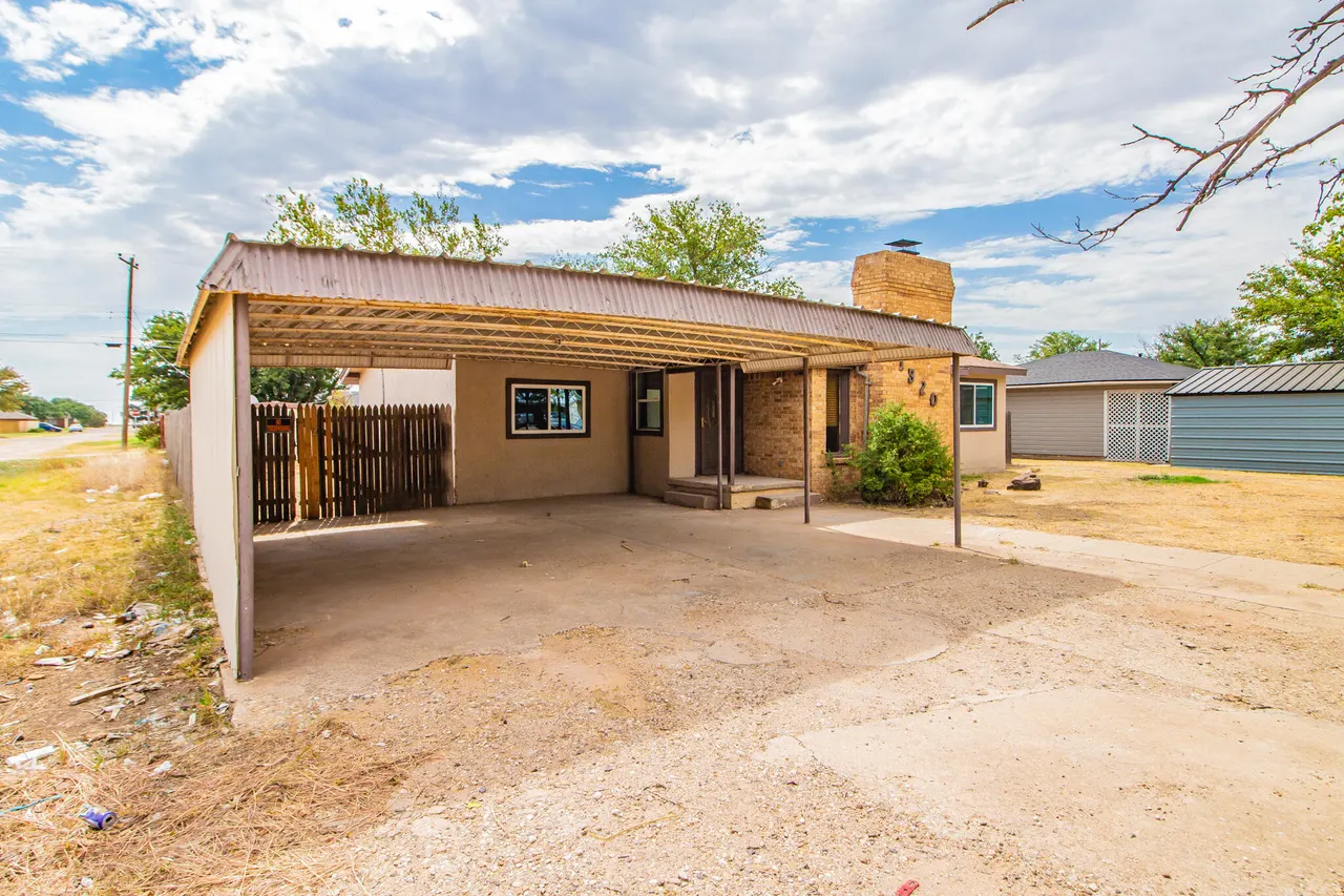Photo 3 — 1320 Avenue L, Ralls, TX 79357