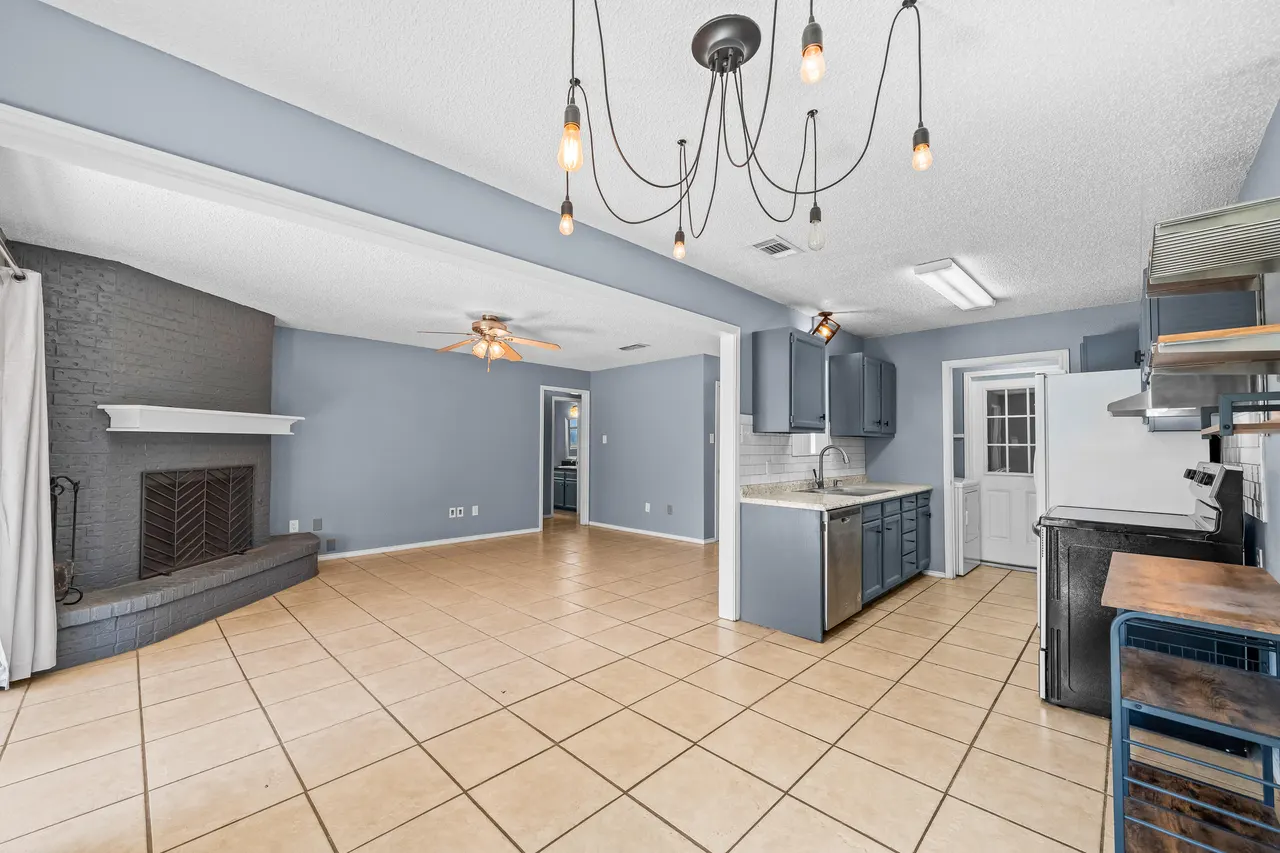 Photo 11 — 6803 Hyden Avenue, Lubbock, TX 79424