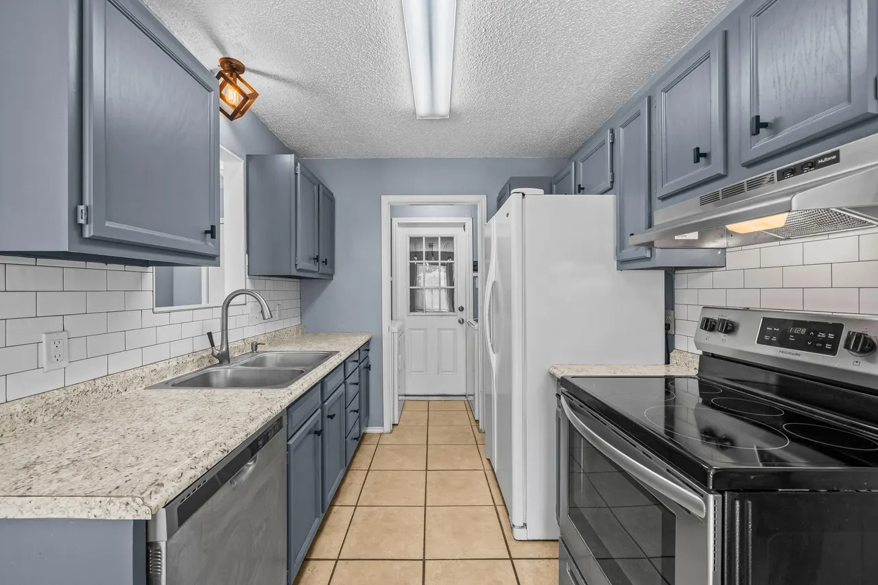 Photo 10 — 6803 Hyden Avenue, Lubbock, TX 79424