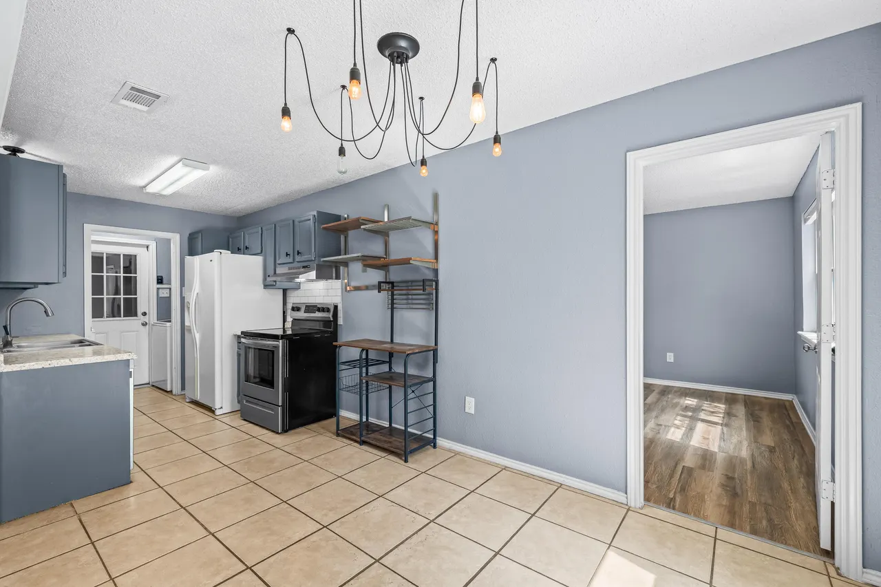 Photo 8 — 6803 Hyden Avenue, Lubbock, TX 79424