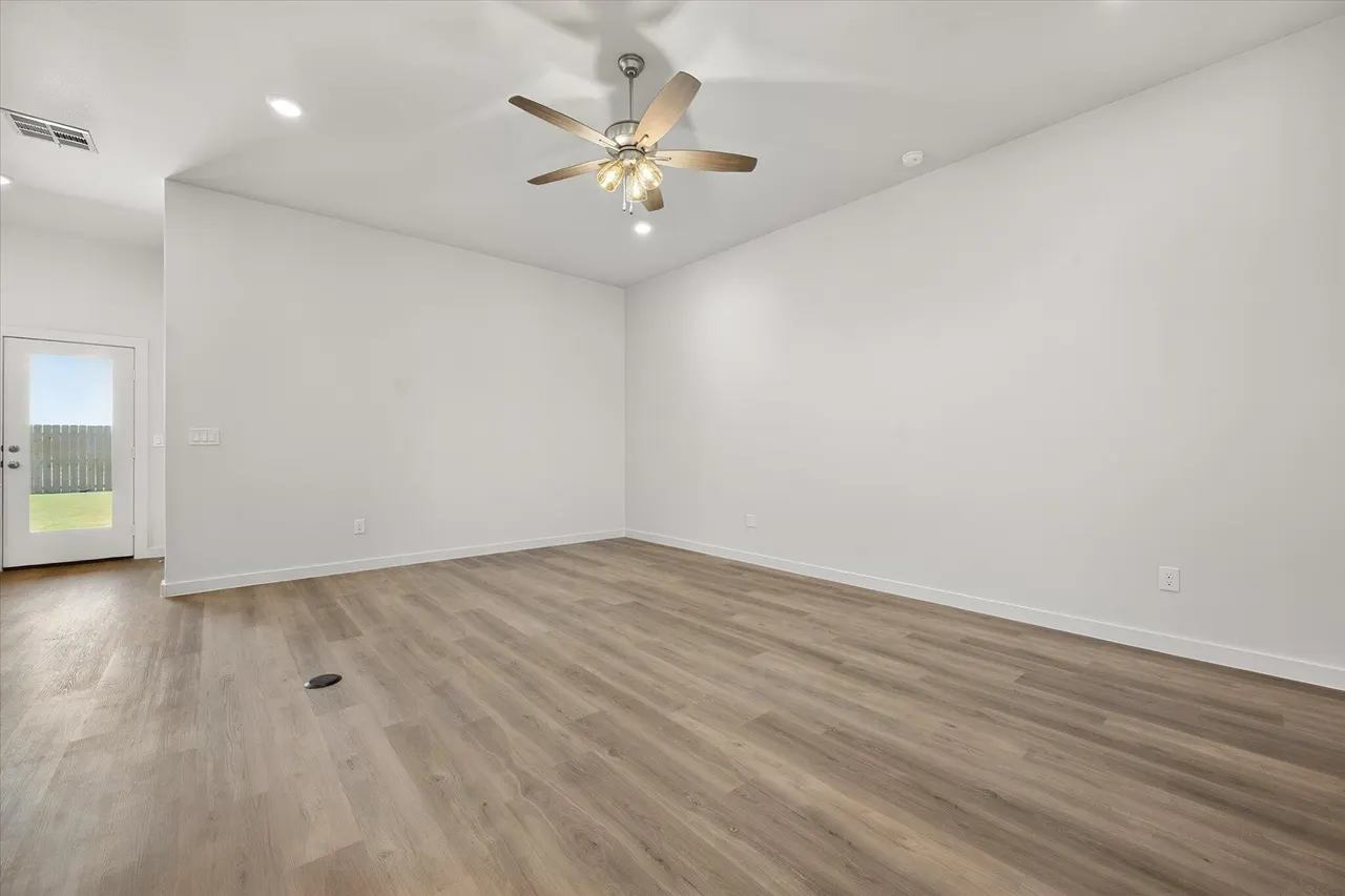 Photo 6 — 8519 24th Street, Lubbock, TX 79407
