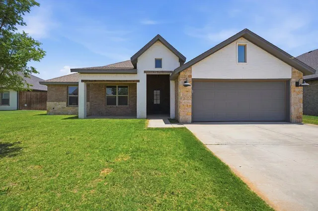 Photo 3 — 5003 Prospect Avenue, Lubbock, TX 79407
