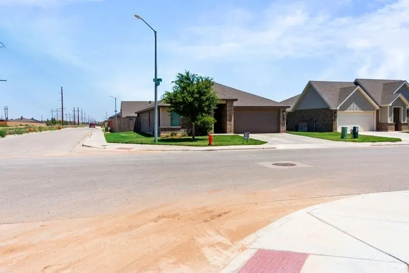 Photo 2 — 6830 57th Street, Lubbock, TX 79407
