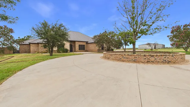 Photo 2 — 7901 N County Road 2140, Lubbock, TX 79415