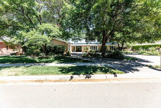 Photo 4 — 305 Wayne Avenue, Lubbock, TX 79416