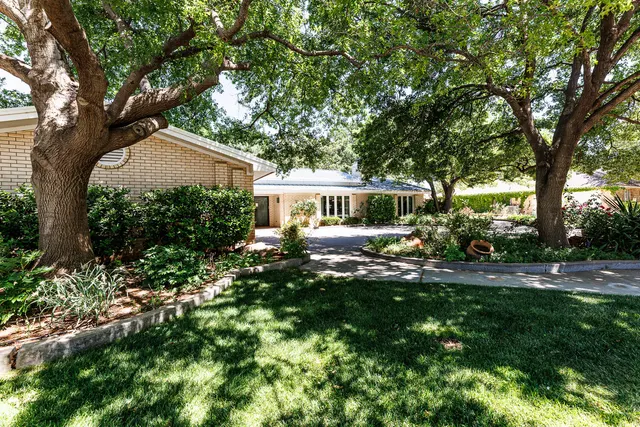 Photo 5 — 305 Wayne Avenue, Lubbock, TX 79416