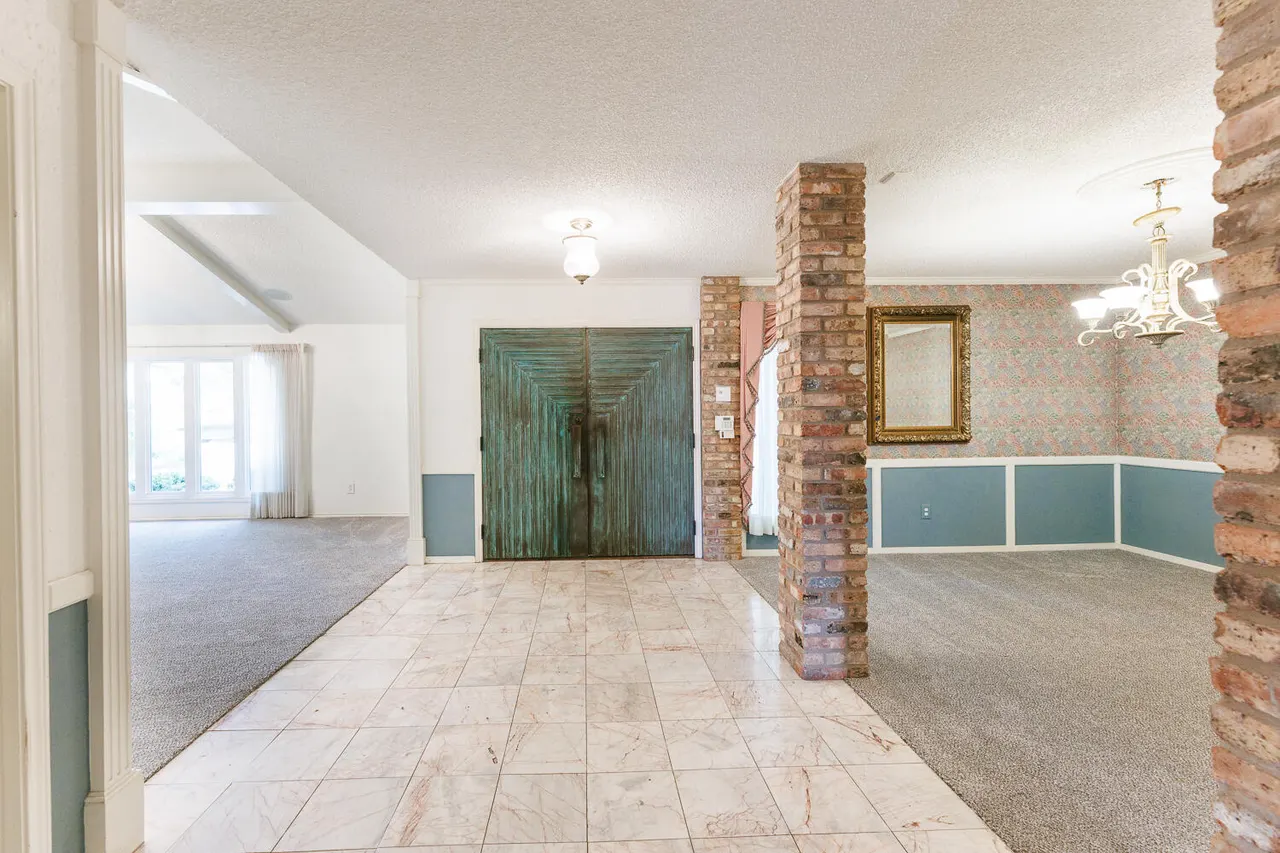 Photo 6 — 305 Wayne Avenue, Lubbock, TX 79416