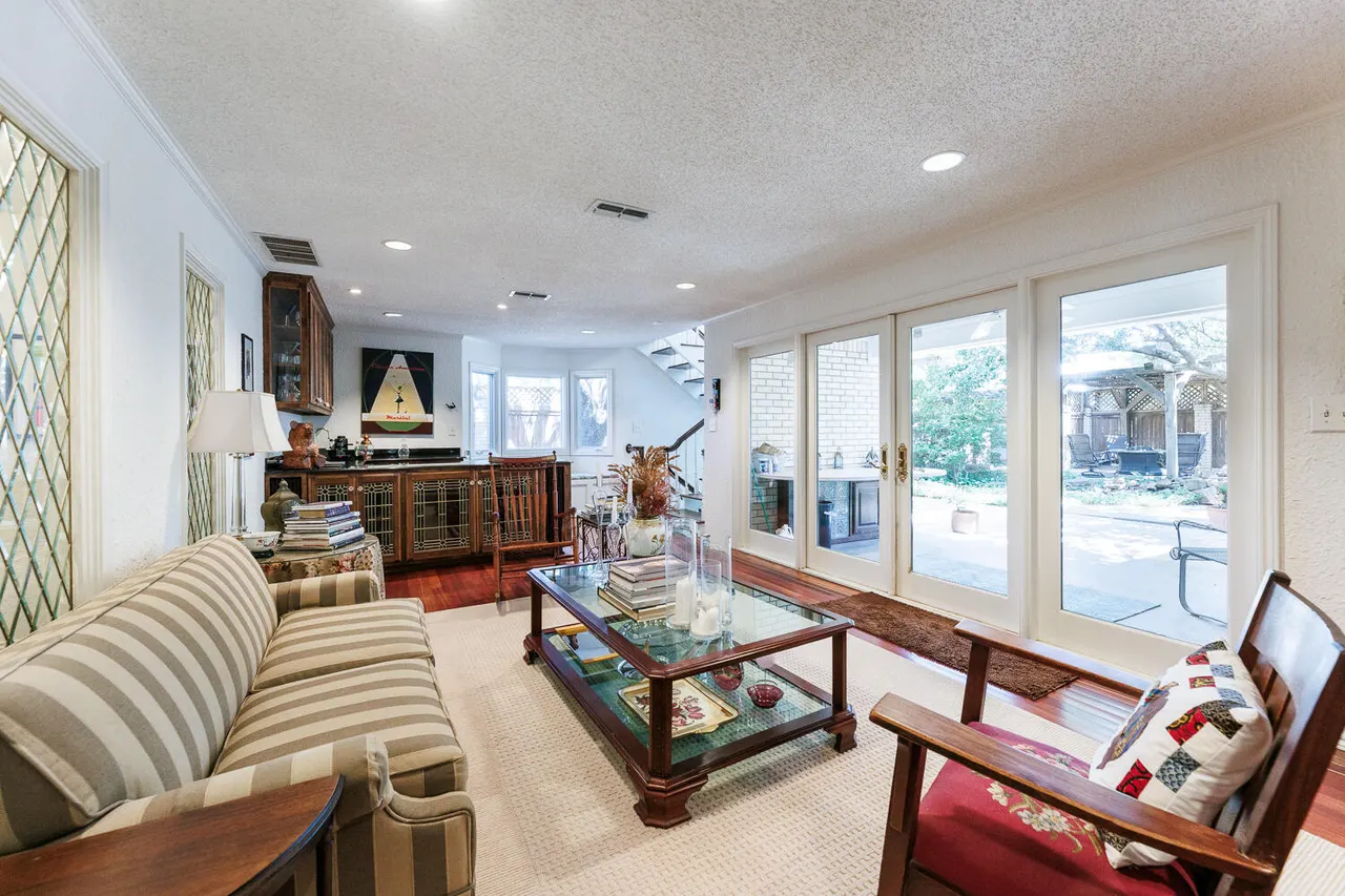 Photo 11 — 305 Wayne Avenue, Lubbock, TX 79416