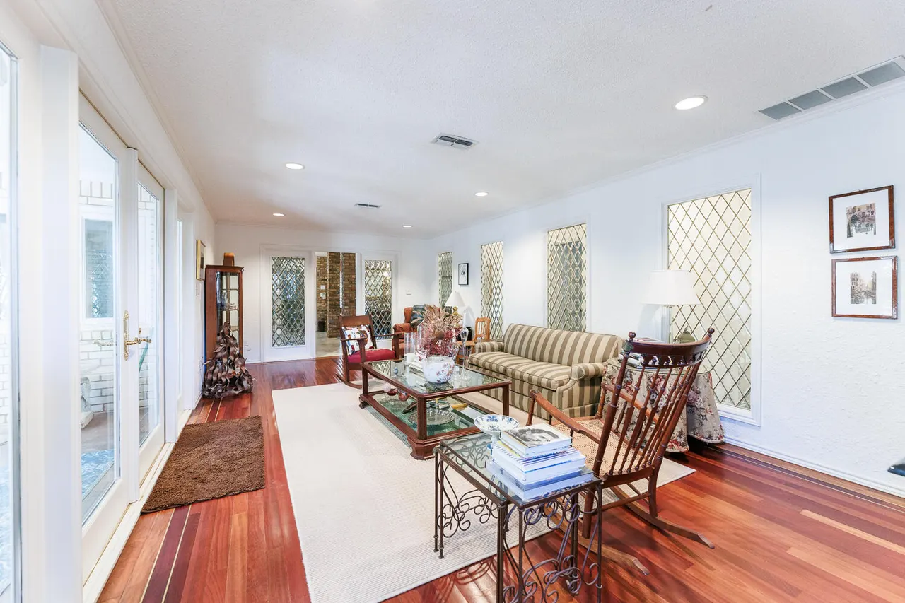 Photo 12 — 305 Wayne Avenue, Lubbock, TX 79416