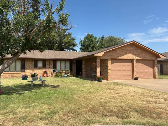 Front exterior — 2503 Jefferson Street, Plainview, TX 79072
