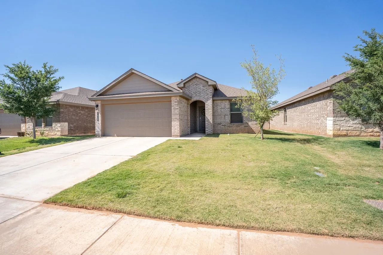 Photo 2 — 7418 9th Street, Lubbock, TX 79416
