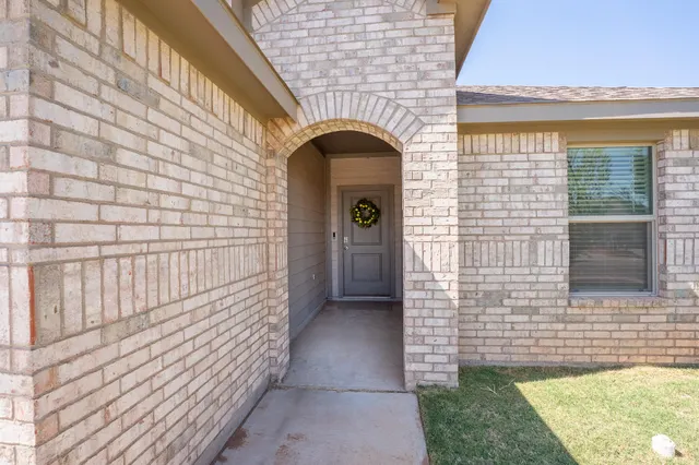 Photo 3 — 7418 9th Street, Lubbock, TX 79416