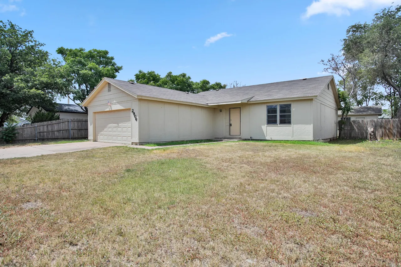 Photo 3 — 2906 93rd Street, Lubbock, TX 79423