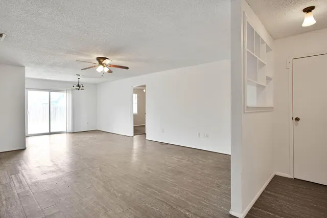 Photo 4 — 2906 93rd Street, Lubbock, TX 79423