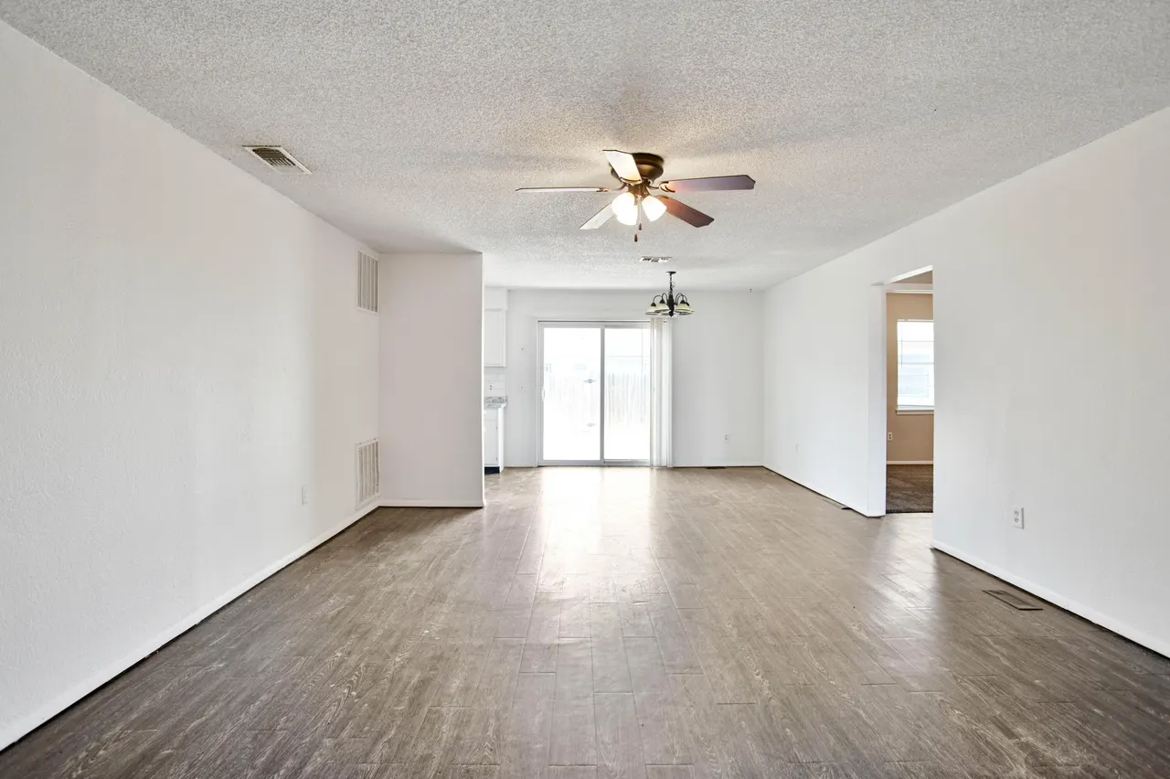Photo 7 — 2906 93rd Street, Lubbock, TX 79423
