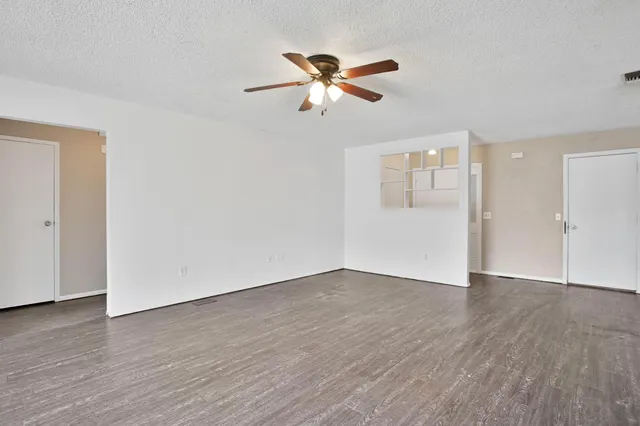 Photo 8 — 2906 93rd Street, Lubbock, TX 79423