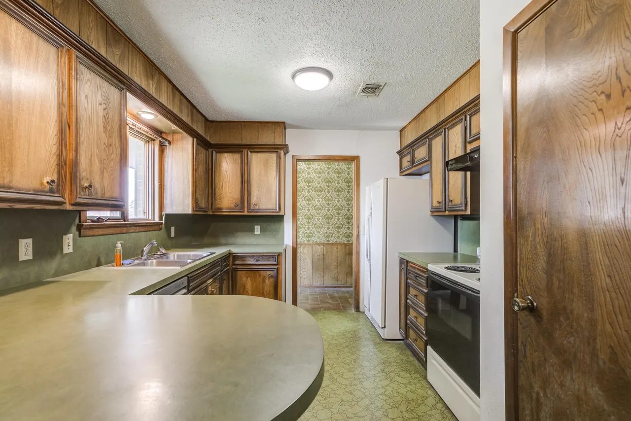 Photo 16 — 5723 36th Street, Lubbock, TX 79407