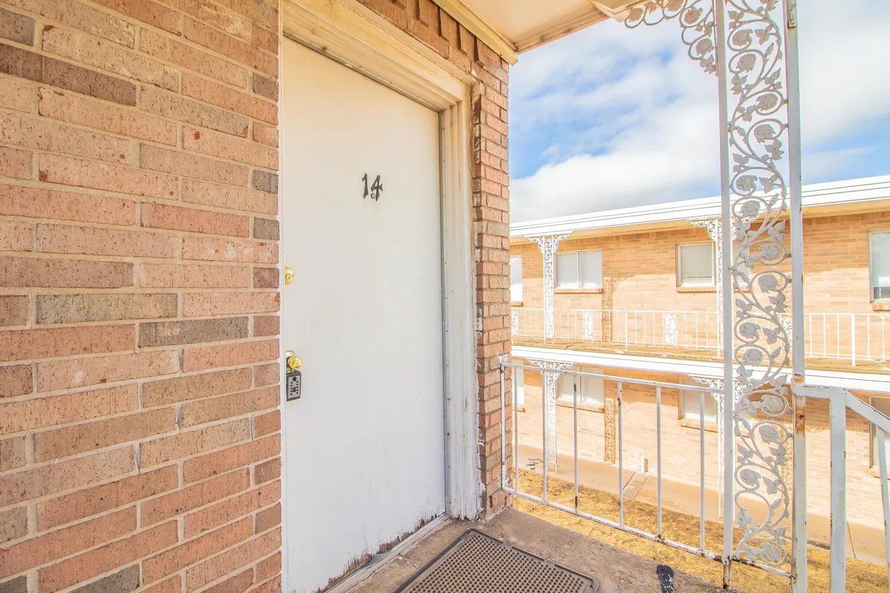 Front exterior — 2500 W 26th Street #4, Plainview, TX 79072
