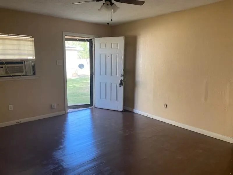 Photo 4 — 1109 45th Street B, Lubbock, TX 79412