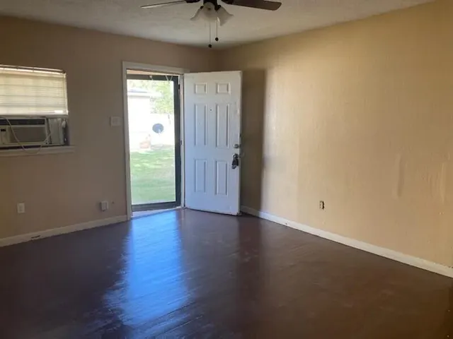 Photo 4 — 1109 45th Street B, Lubbock, TX 79412