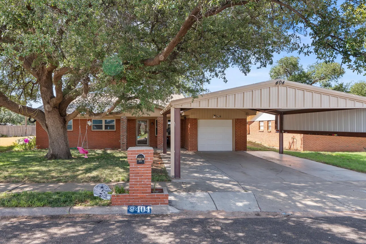 Photo 2 — 404 E 4th Street, Denver City, TX 79323