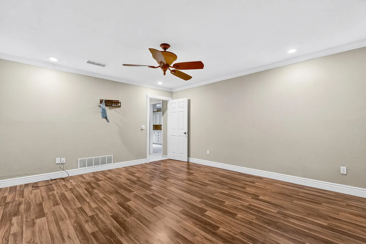 Photo 17 — 4017 69th Street, Lubbock, TX 79413