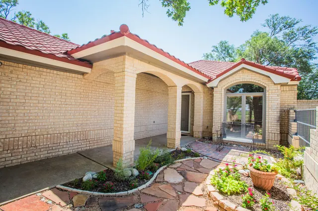 Photo 4 — 2711 Regis Street, Lubbock, TX 79415