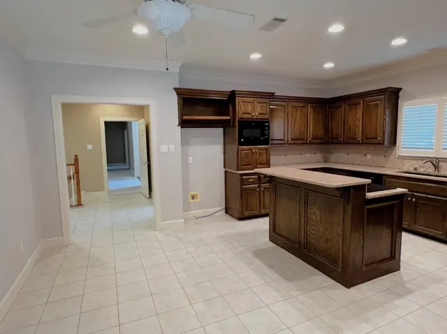 Photo 6 — 4020 75th Place, Lubbock, TX 79423