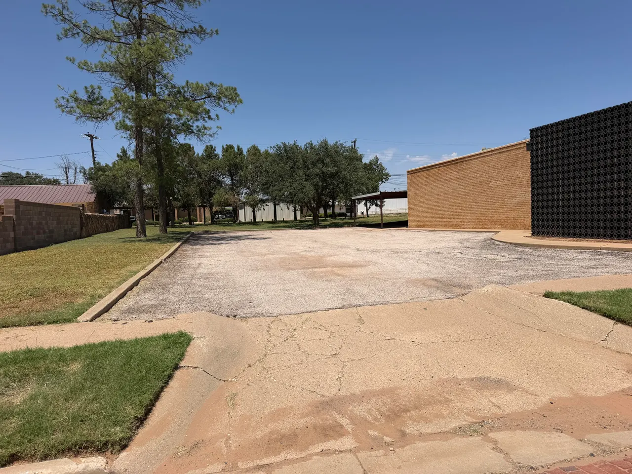Photo 4 — 706 S 1st Street, Lamesa, TX 79331