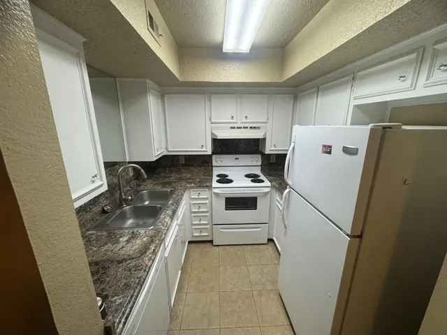 Photo 5 — 8601 Memphis Drive #28, Lubbock, TX 79423