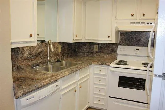Photo 6 — 8601 Memphis Drive #28, Lubbock, TX 79423