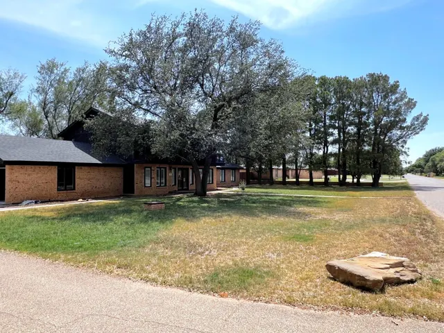 Photo 3 — 7201 61st Street, Lubbock, TX 79407