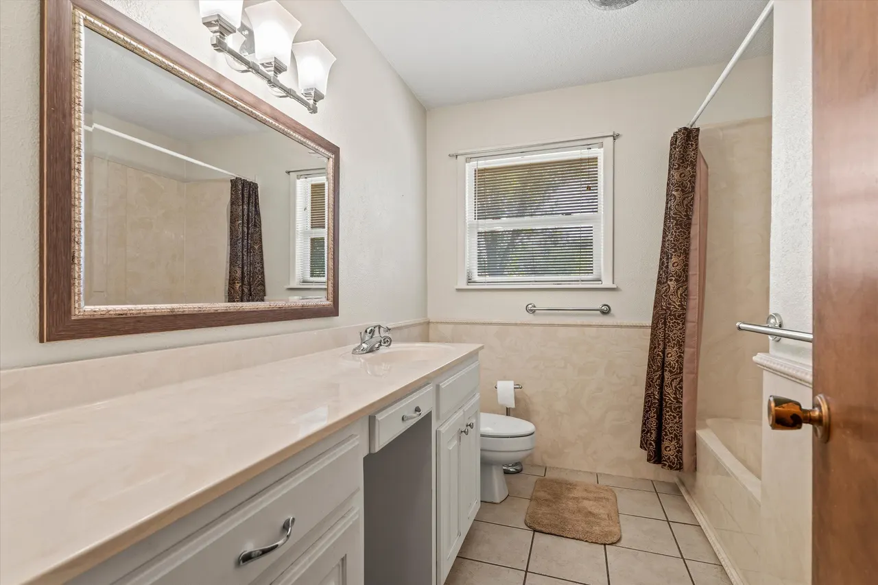 Photo 18 — 206 Redwood Lane, Levelland, TX 79336