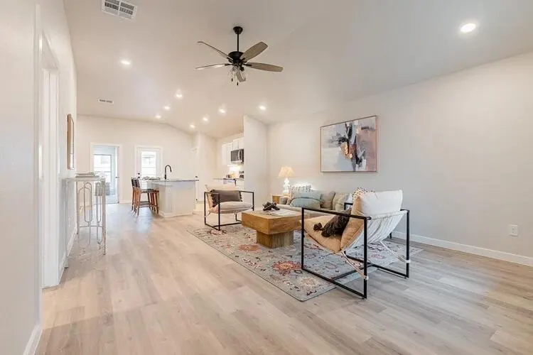 Photo 3 — 5548 Auburn Street, Lubbock, TX 79416