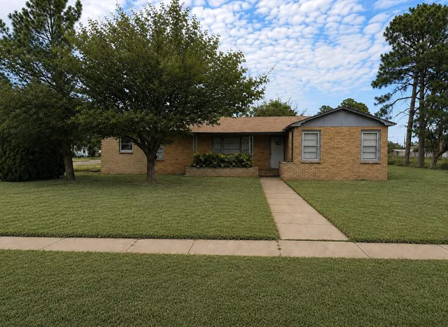 Front exterior — 1212 Green Avenue, Wilson, TX 79381