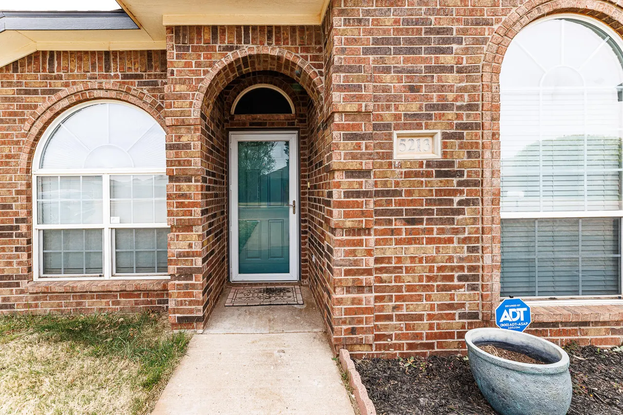 Photo 2 — 5213 Itasca Street, Lubbock, TX 79416
