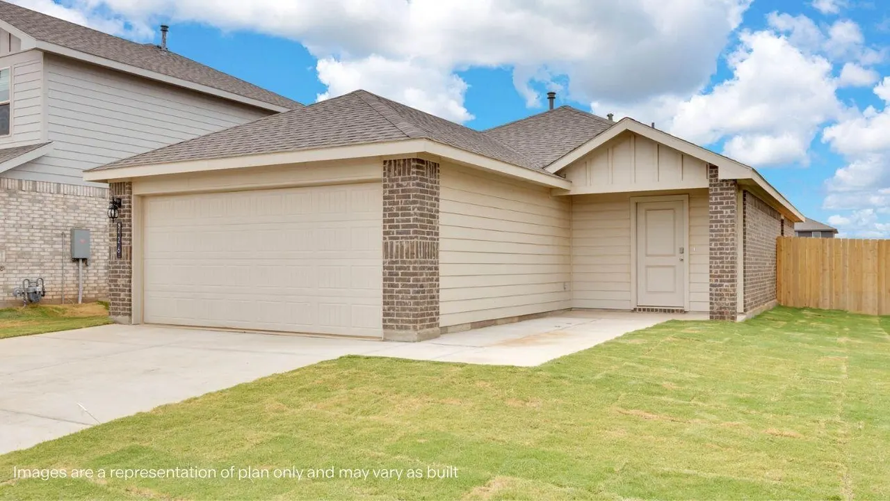 Photo 2 — 7423 10th Street, Lubbock, TX 79416