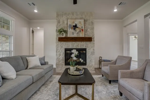 Photo 5 — 1112 N 6th Street, Wolfforth, TX 79382