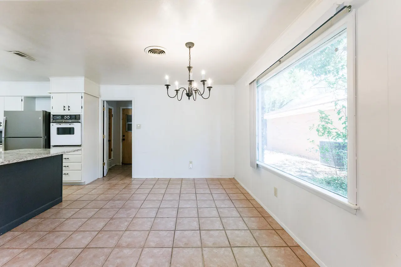 Photo 12 — 4618 30th Street, Lubbock, TX 79410