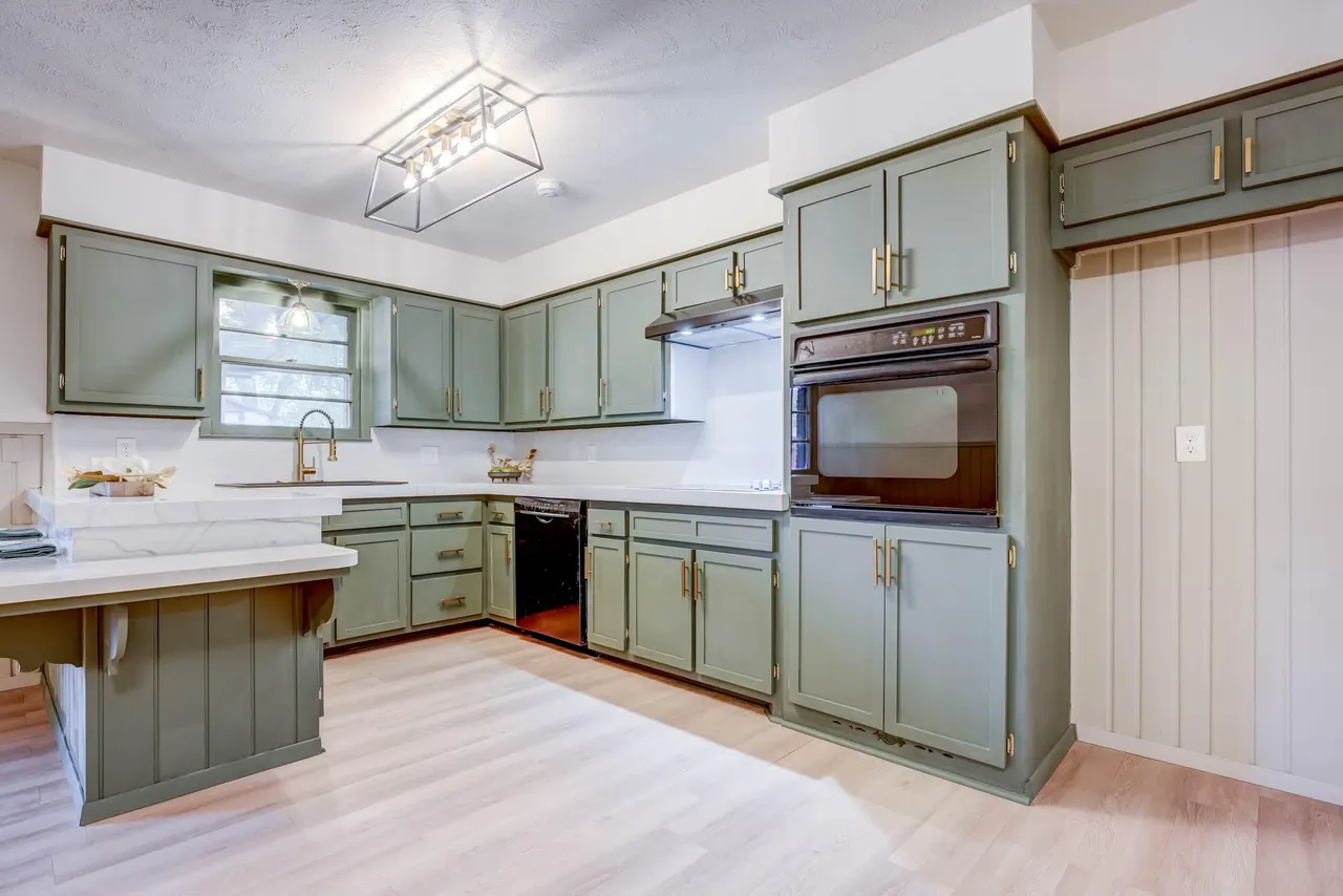 Photo 3 — 2101 64th Street, Lubbock, TX 79412