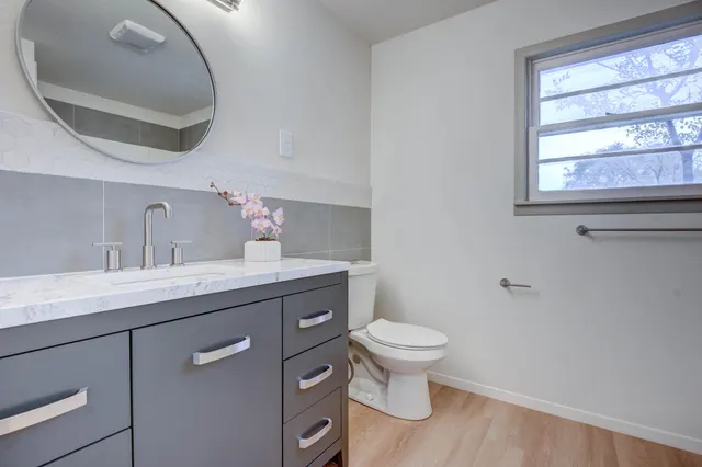 Photo 5 — 2101 64th Street, Lubbock, TX 79412