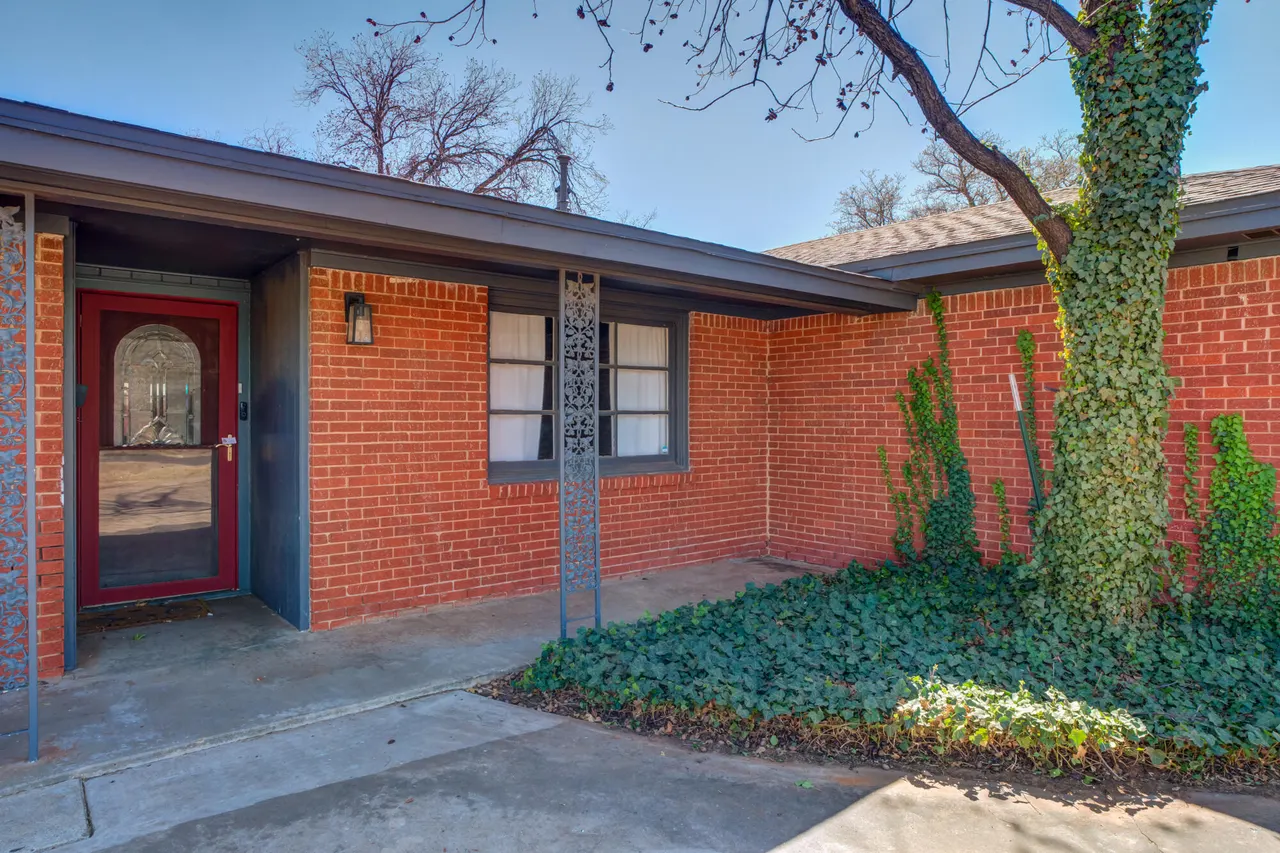 Photo 7 — 2101 64th Street, Lubbock, TX 79412