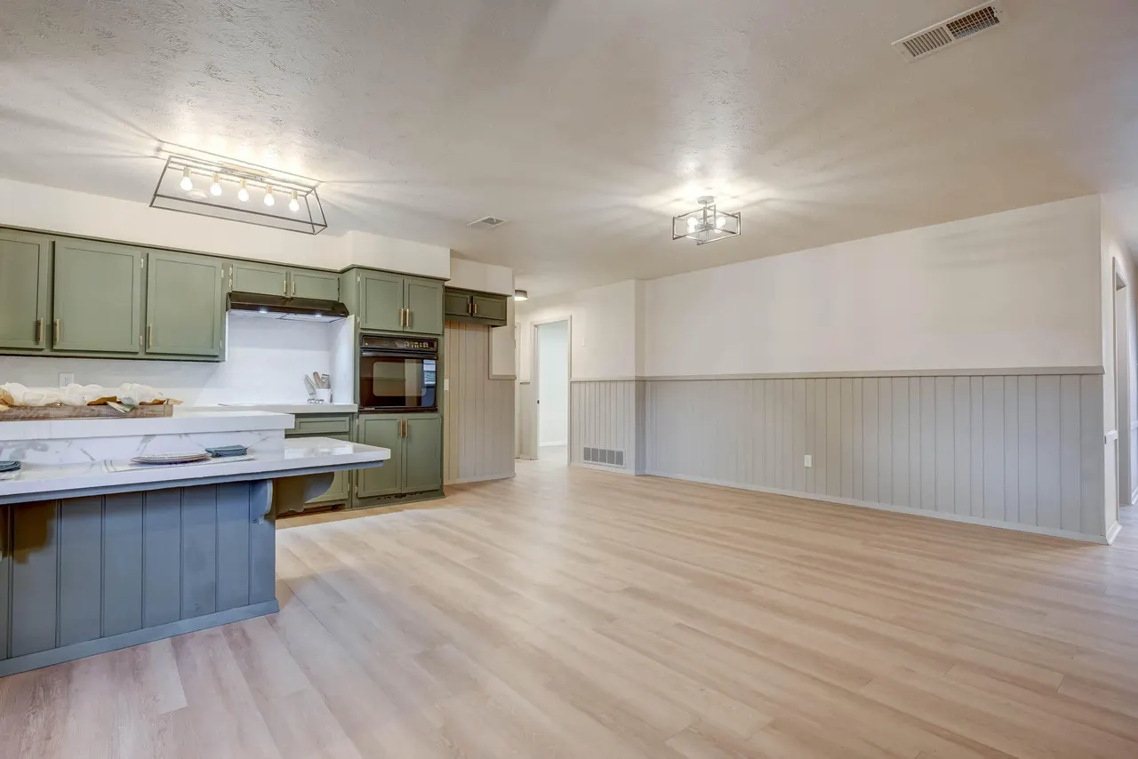 Photo 17 — 2101 64th Street, Lubbock, TX 79412