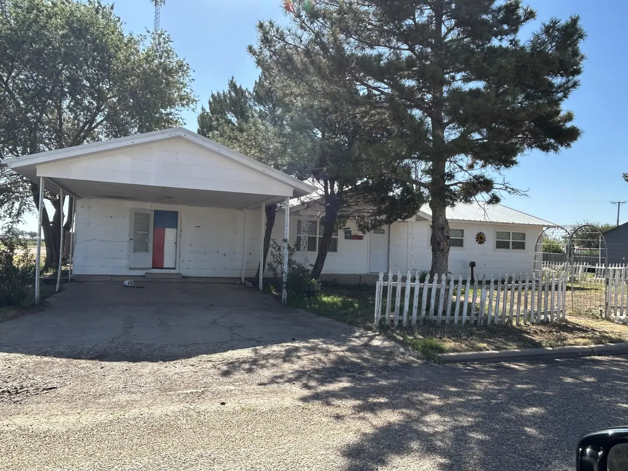 Front exterior — 1402 E 5th Street, Petersburg, TX 79250